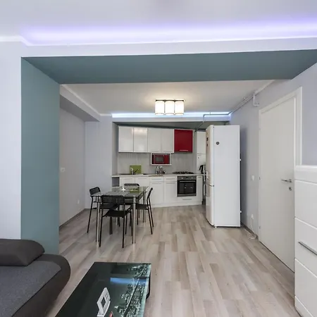 로열 어코모데이션 아파트